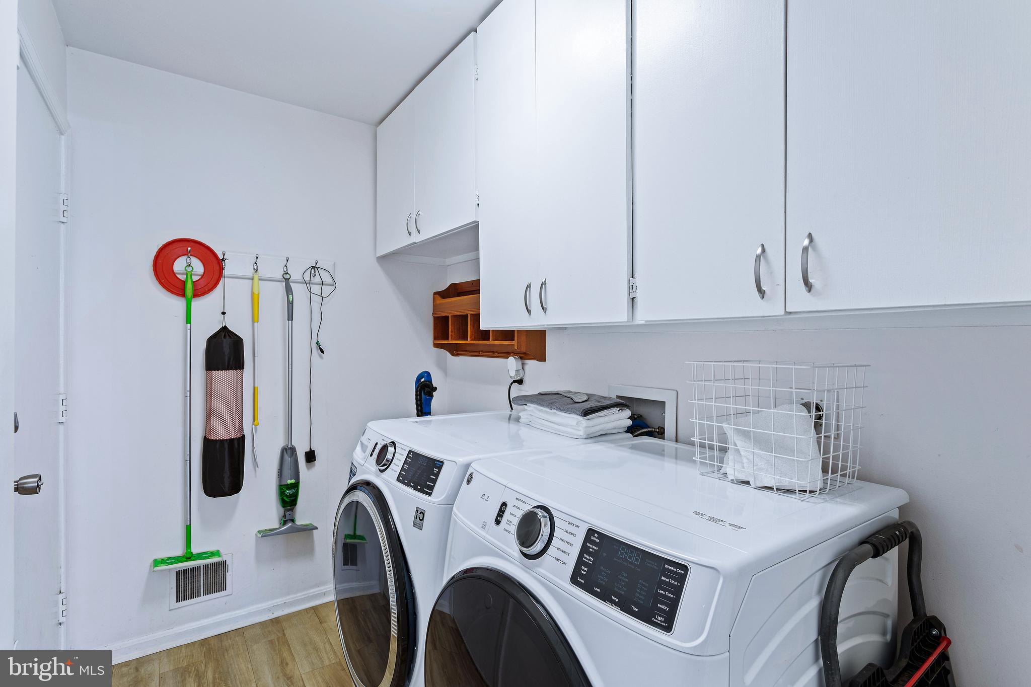 FAIRFAX STATION - Residential