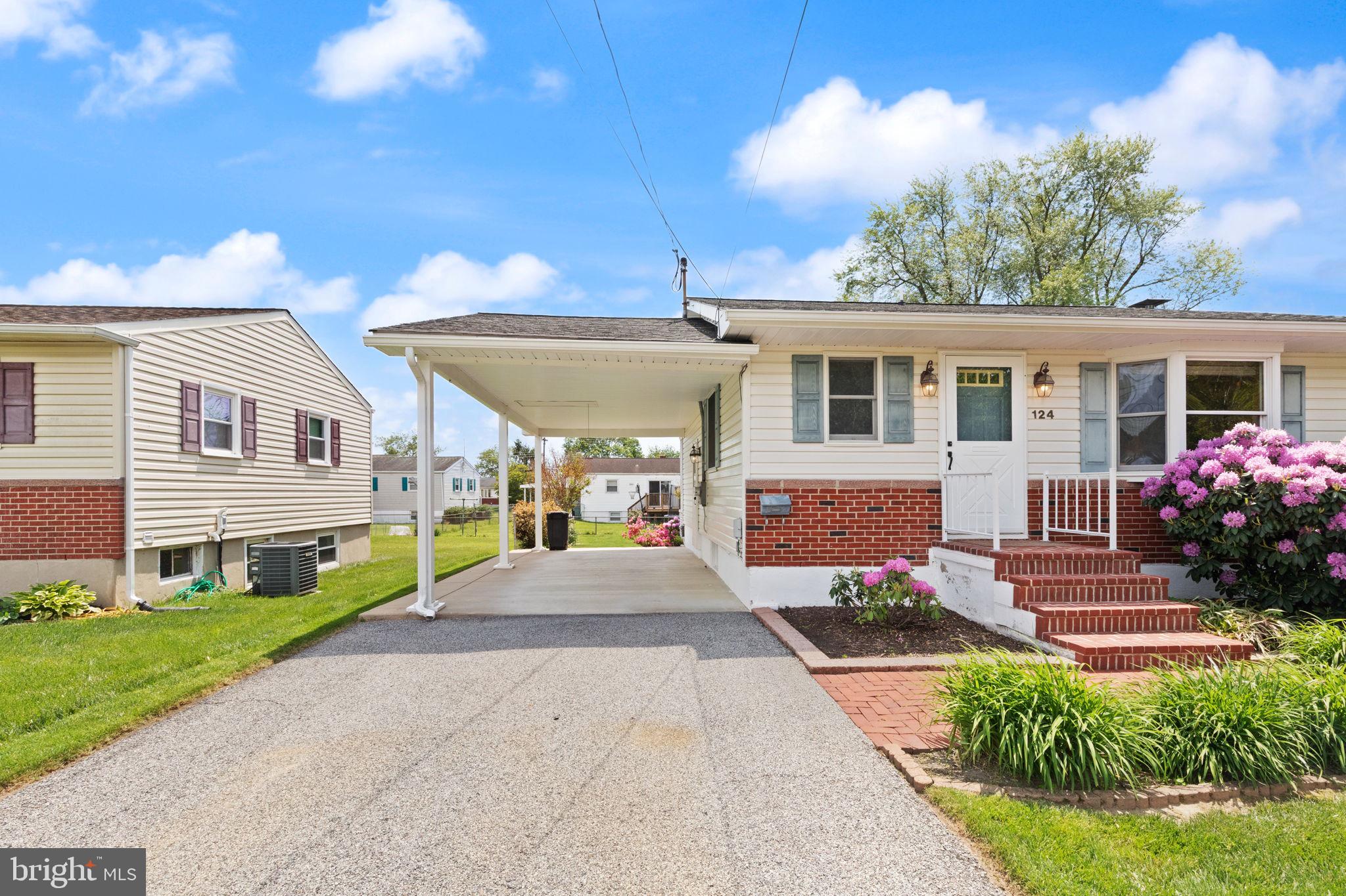 THOMSON ESTATES - Residential
