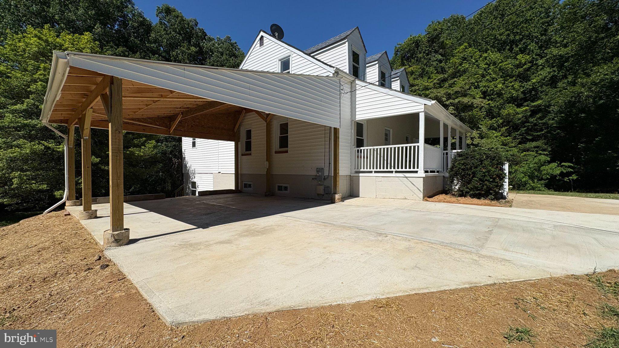 105 SIMMONS ROAD