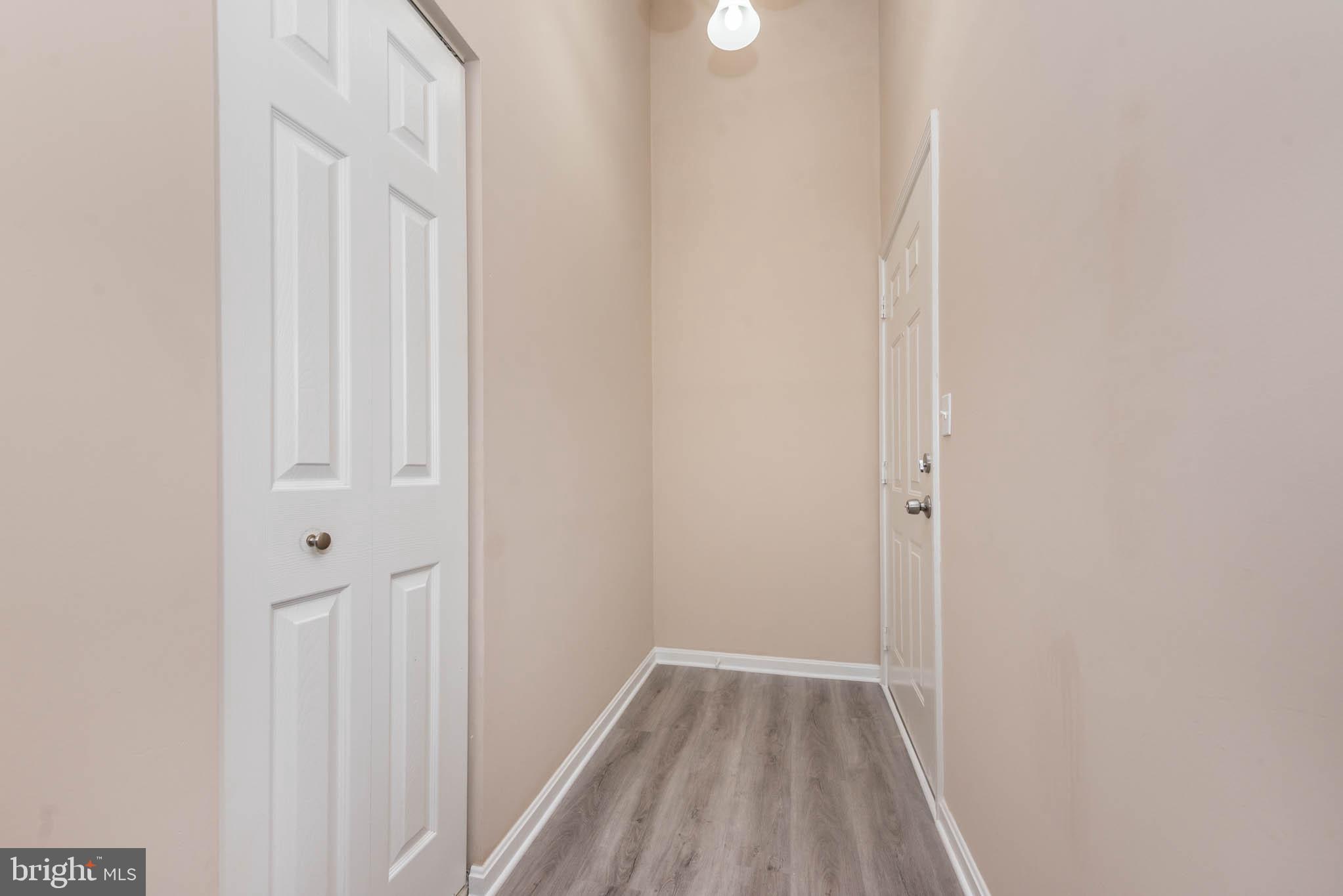 CROMWELL FOUNTAIN - Residential