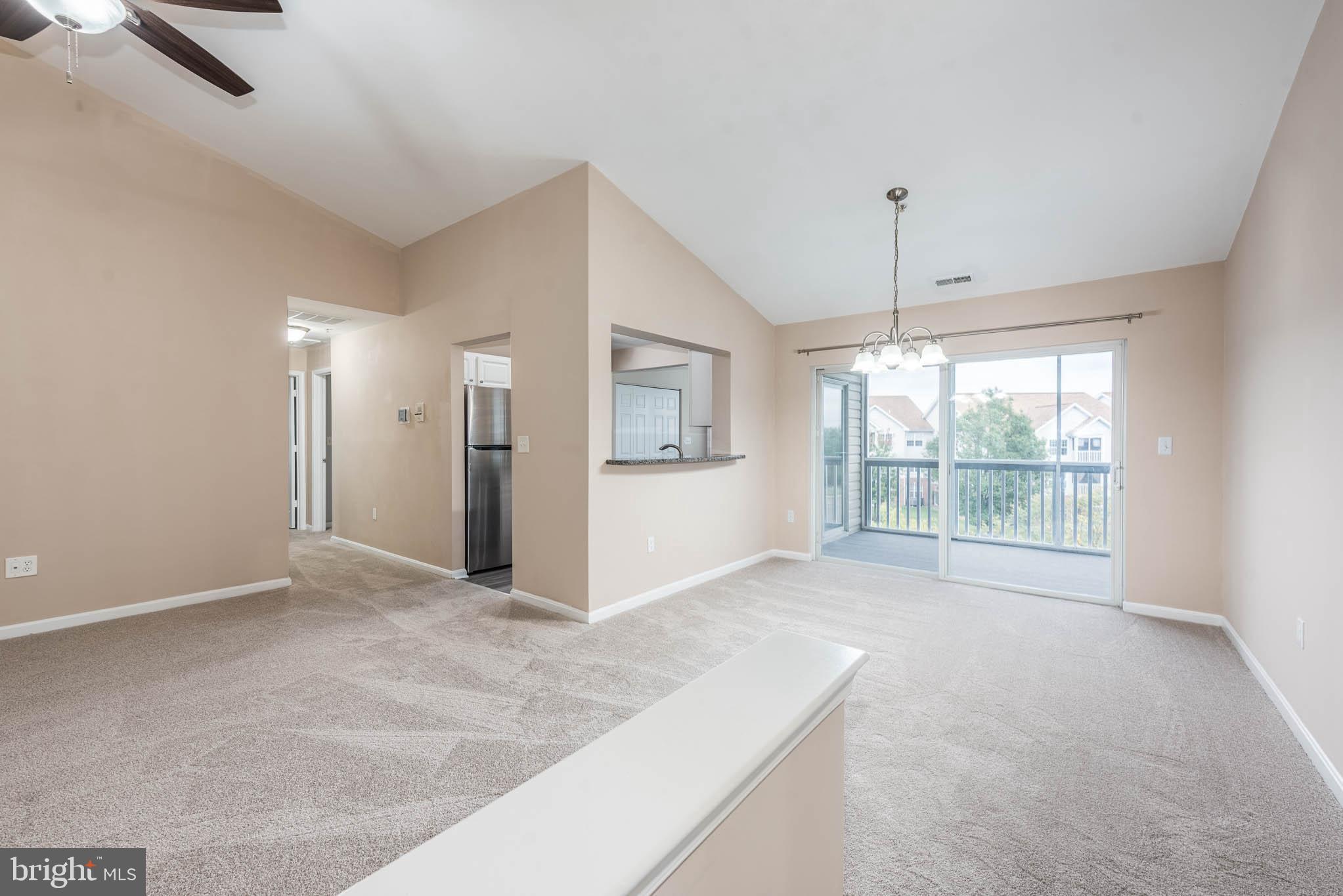 CROMWELL FOUNTAIN - Residential