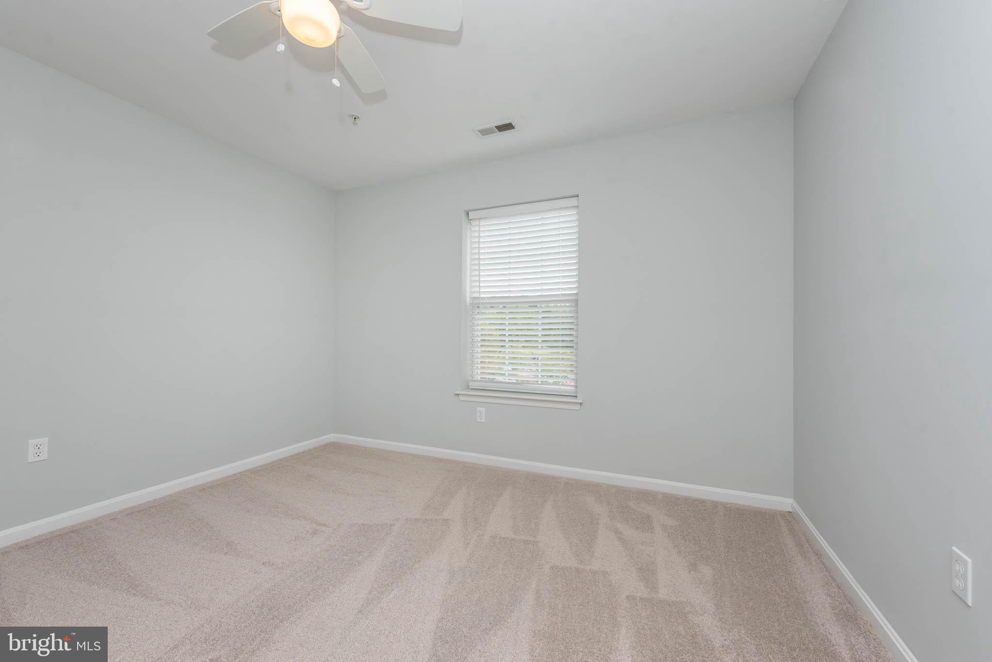 CROMWELL FOUNTAIN - Residential