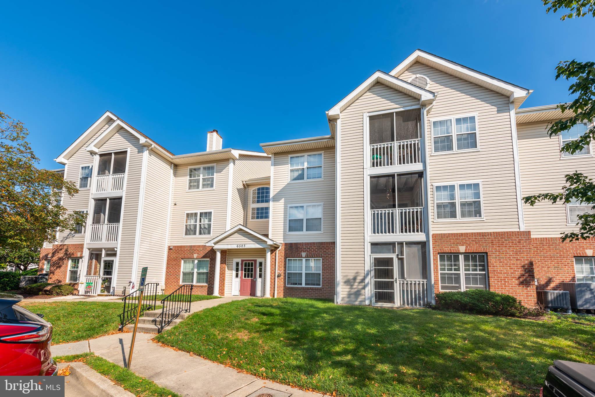 CROMWELL FOUNTAIN - Residential