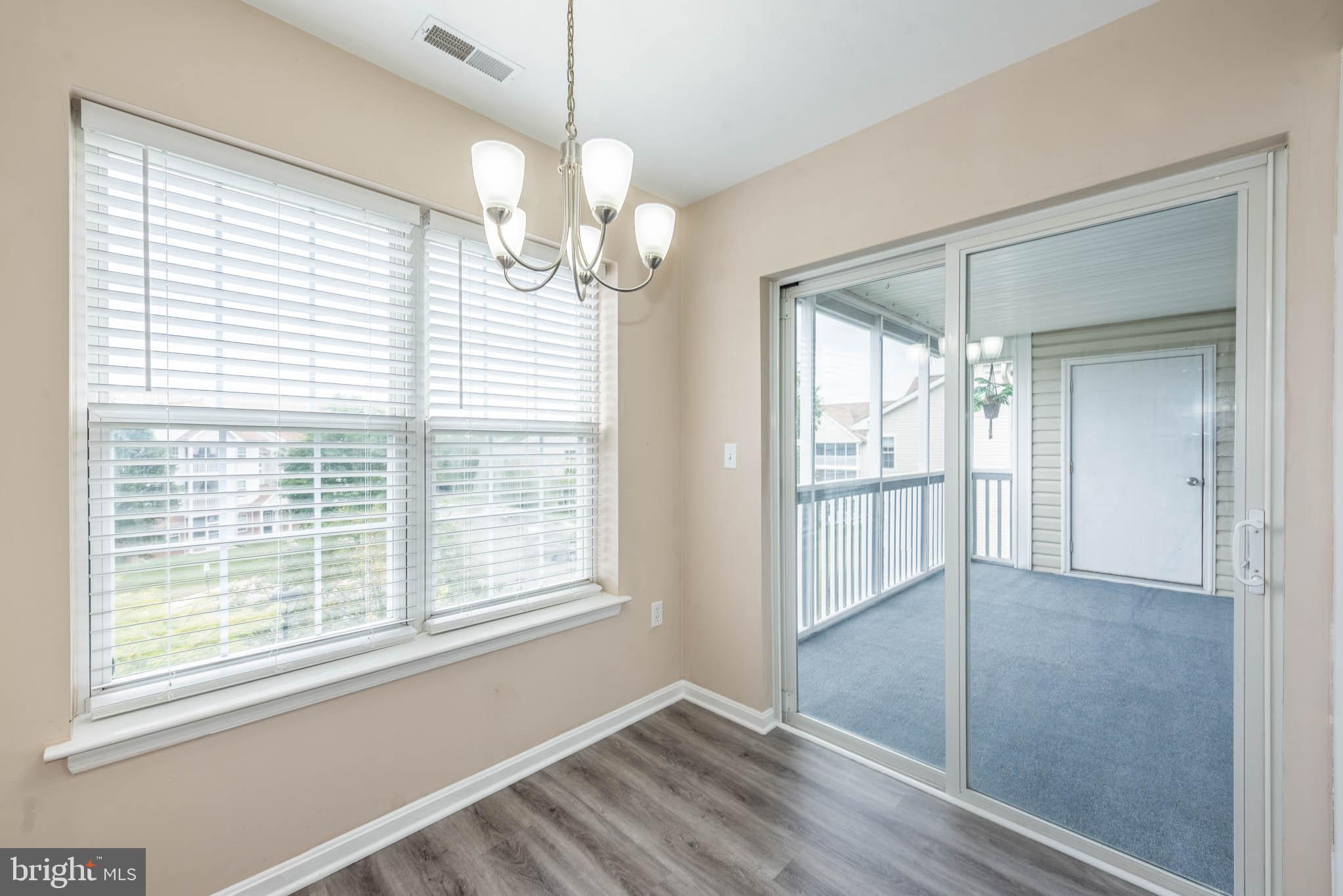 CROMWELL FOUNTAIN - Residential