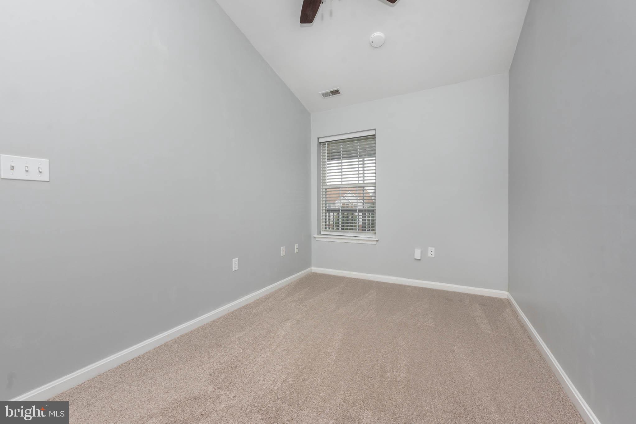 CROMWELL FOUNTAIN - Residential