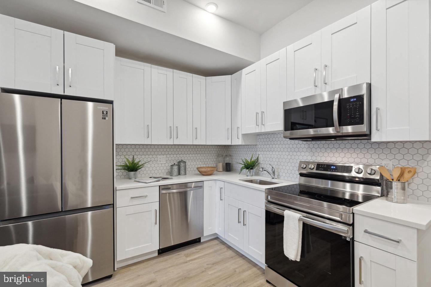 1330 S PATTON STREET UNIT 206