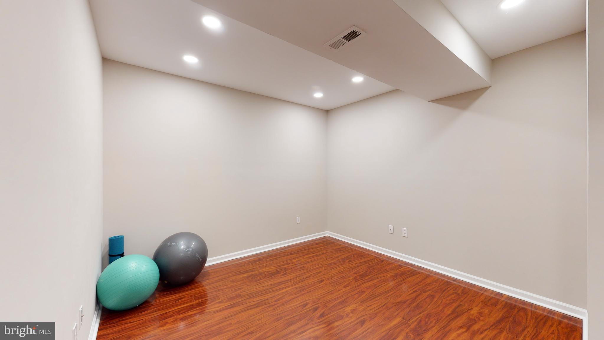 PARKSIDE CONDOMINIUMS - Residential