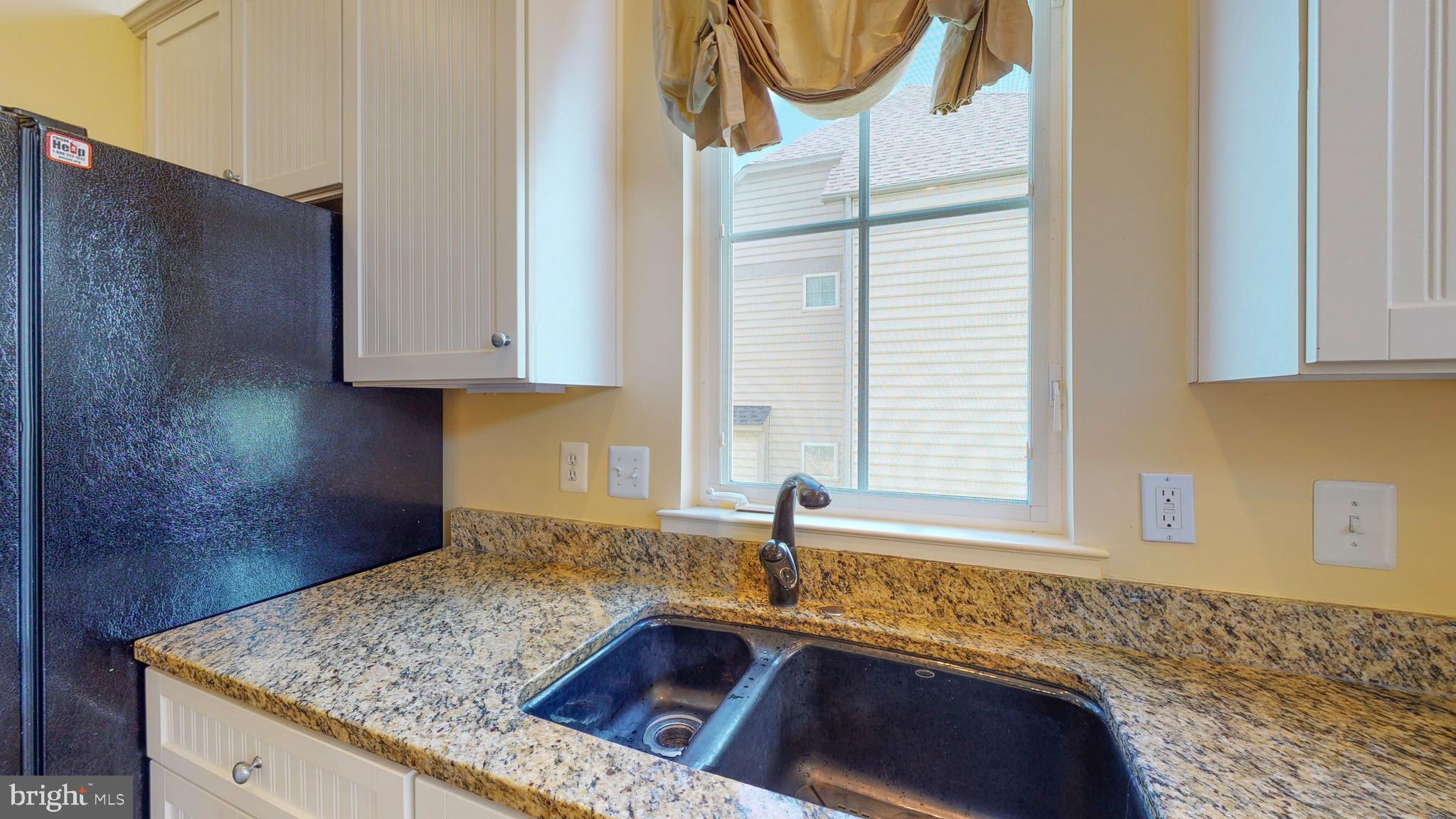 PARKSIDE CONDOMINIUMS - Residential