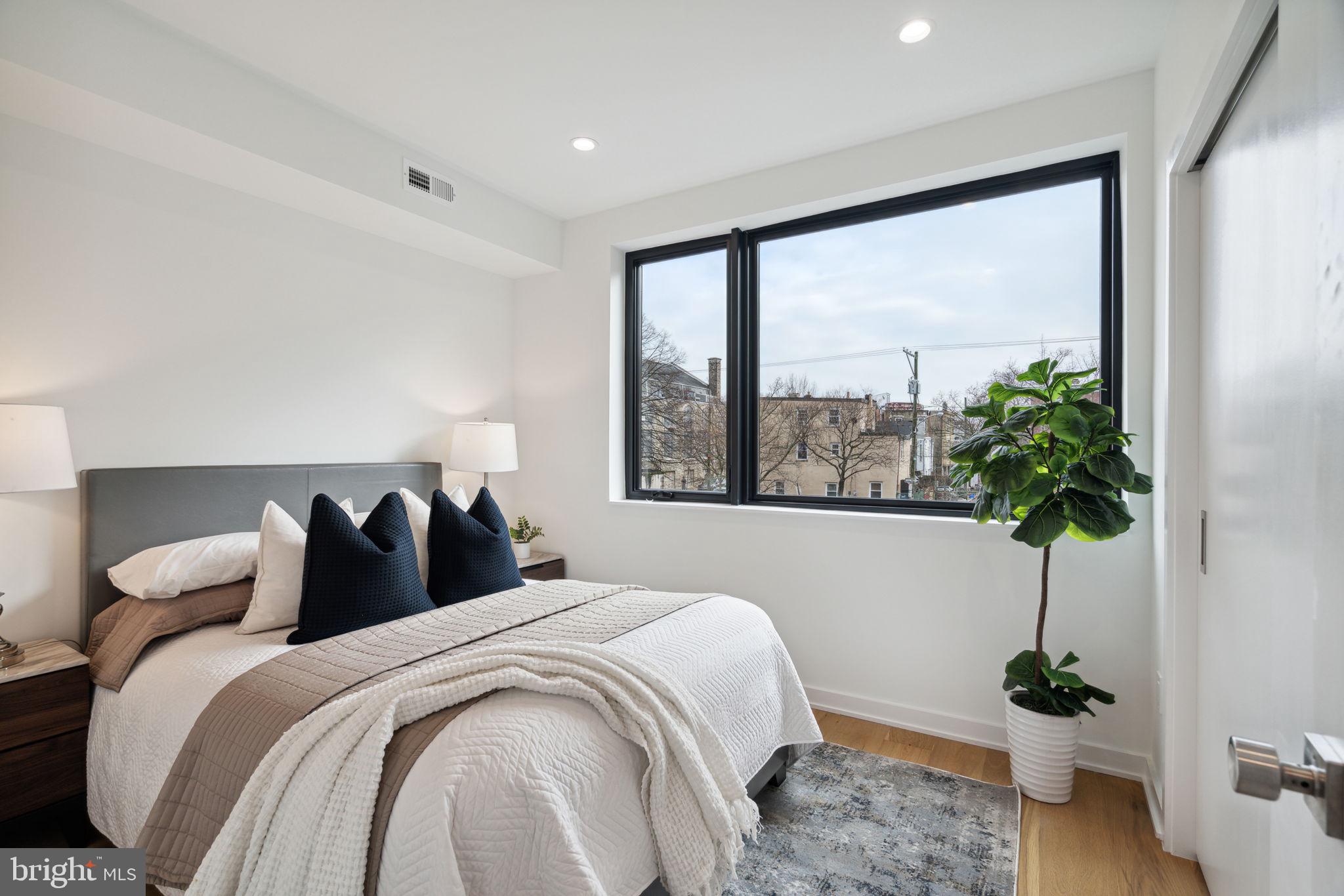 GRADUATE HOSPITAL - Residential