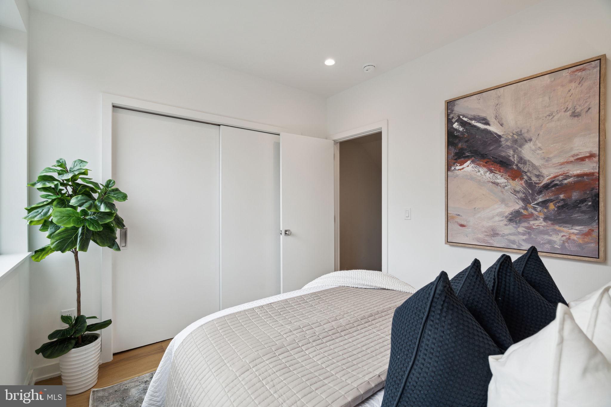 GRADUATE HOSPITAL - Residential