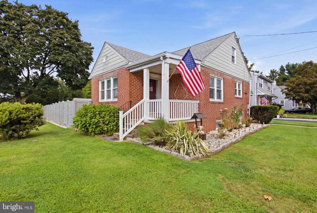 Photo of 2 Myrtle Avenue, RIDLEY PARK, PA 19078 (MLS # PADE2122570)