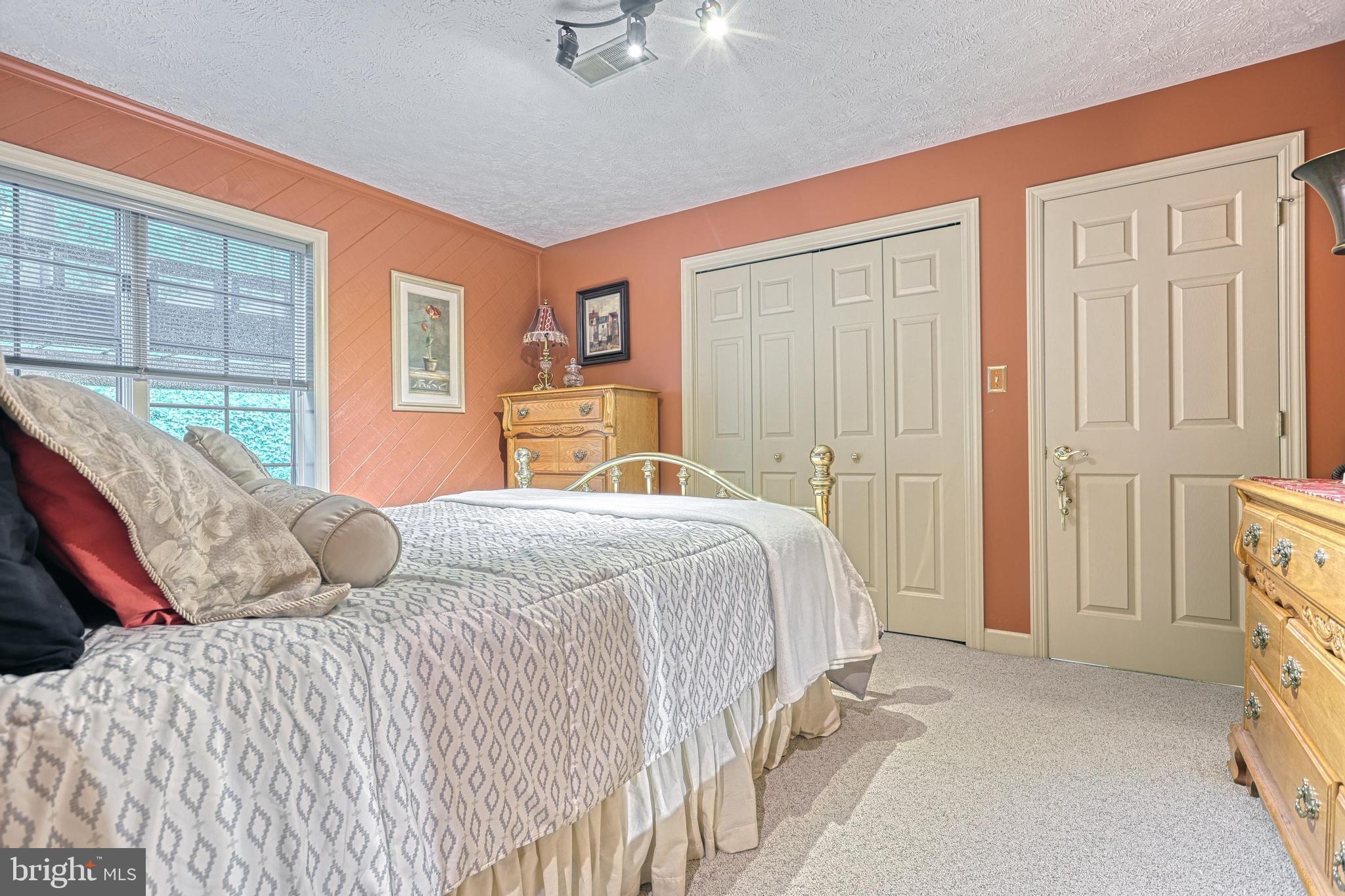 SOUTHAMPTON TWP - Residential