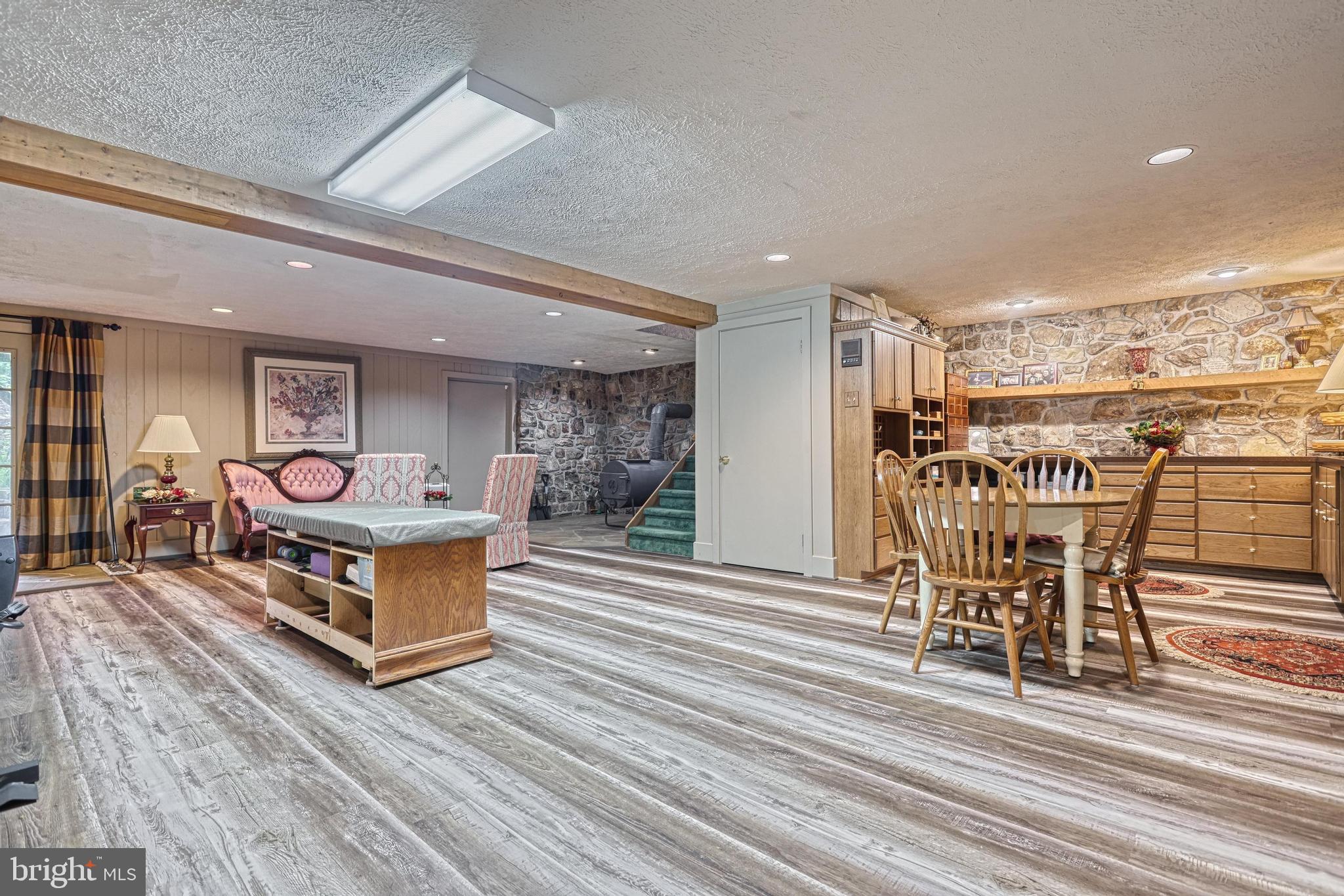 SOUTHAMPTON TWP - Residential