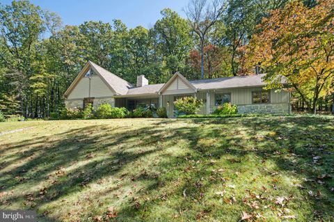 4604 LEHNENBERG ROAD KINTNERSVILLE PA 18930