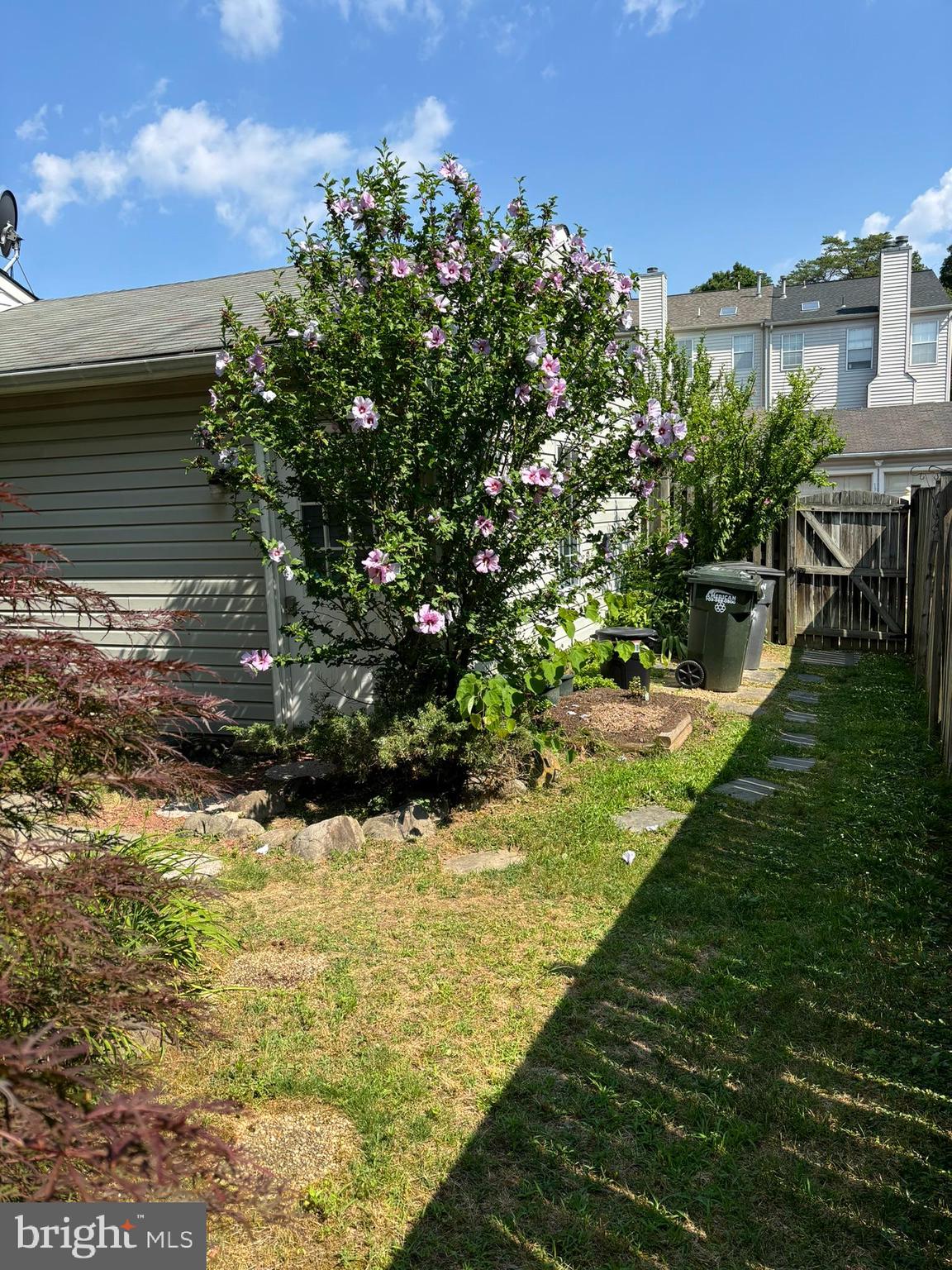 SINGLETONS GROVE - Residential Lease