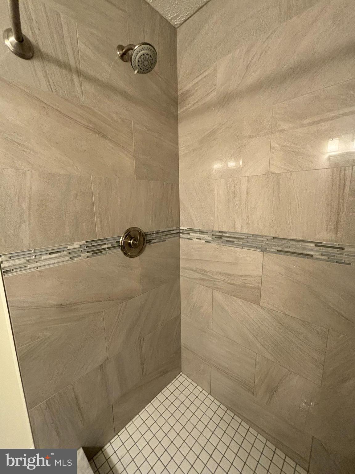 SINGLETONS GROVE - Residential Lease