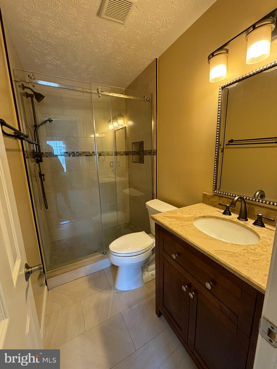 SINGLETONS GROVE - Residential Lease