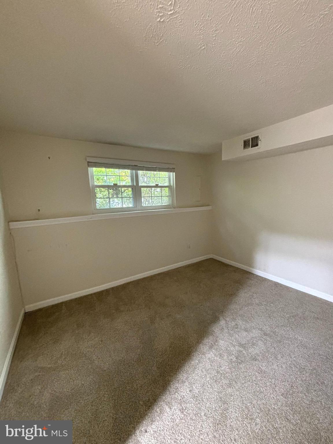 SINGLETONS GROVE - Residential Lease