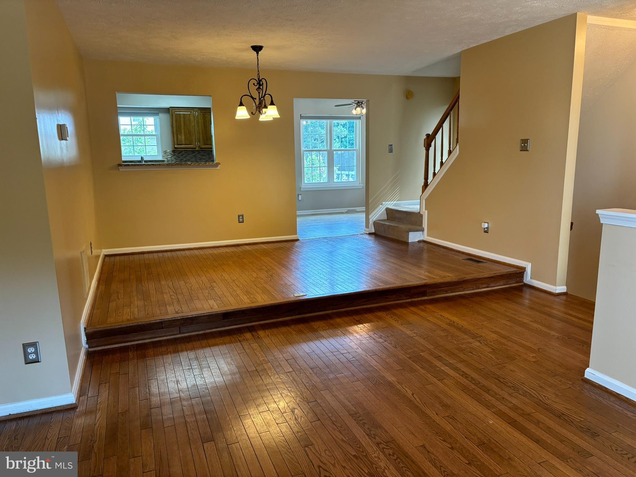 SINGLETONS GROVE - Residential Lease