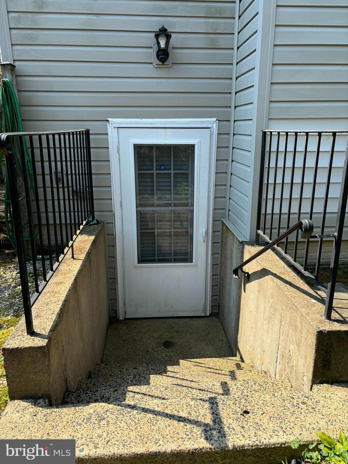 SINGLETONS GROVE - Residential Lease