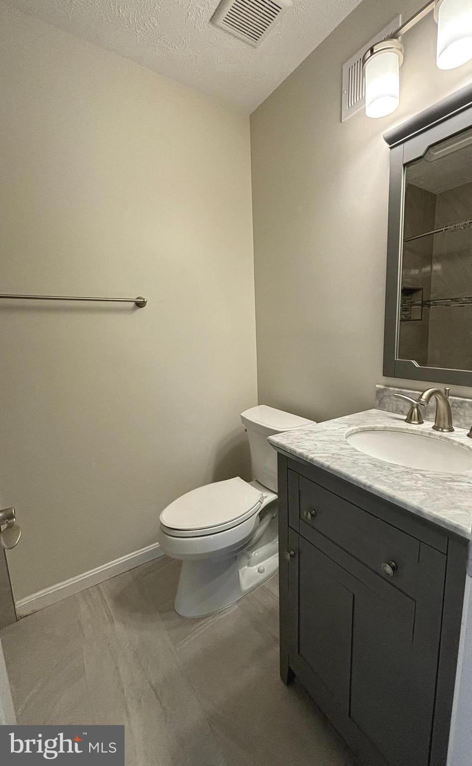 SINGLETONS GROVE - Residential Lease