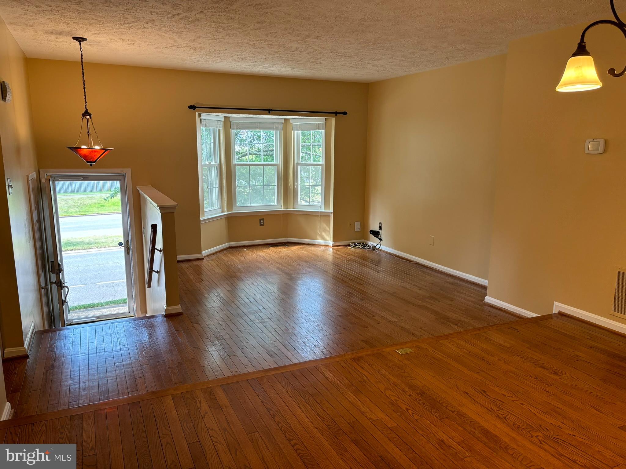 SINGLETONS GROVE - Residential Lease