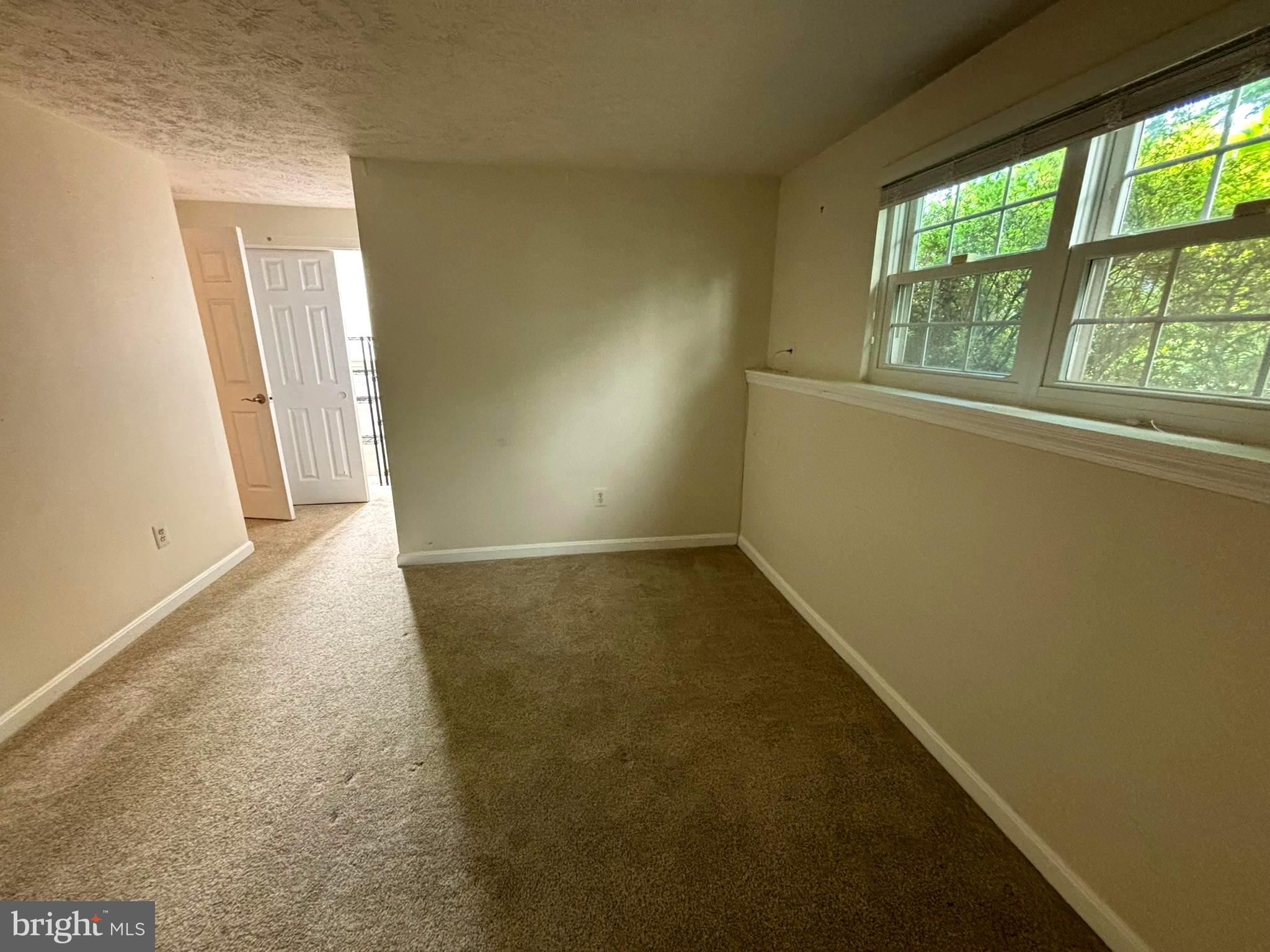 SINGLETONS GROVE - Residential Lease