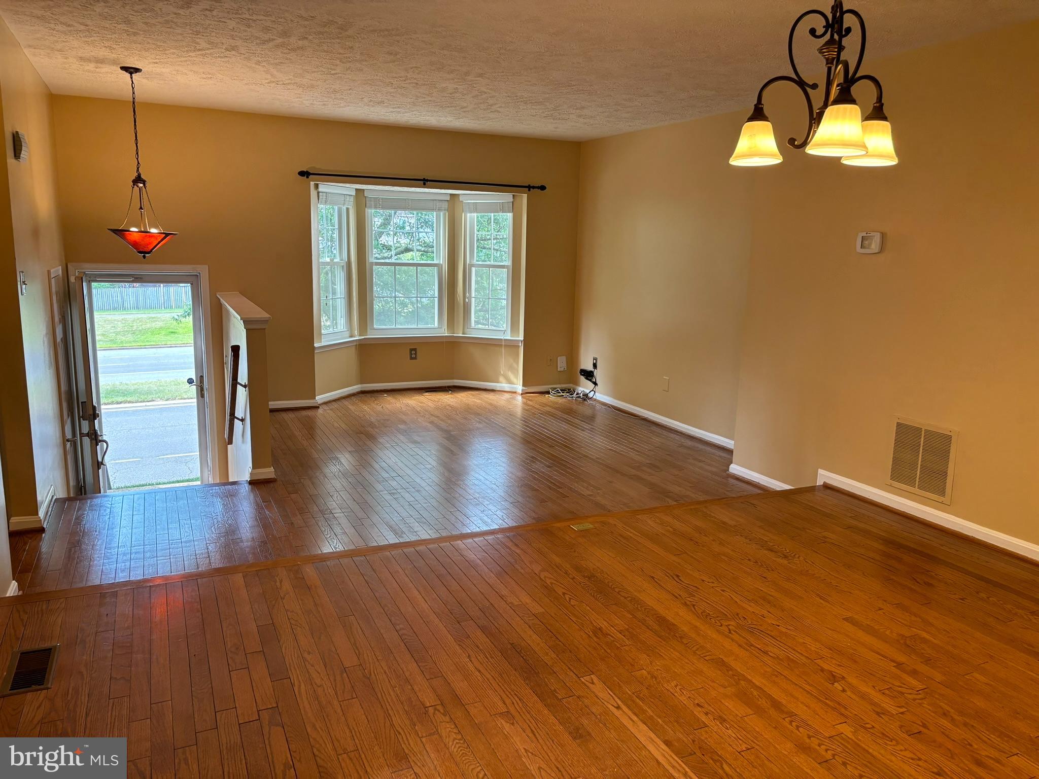 SINGLETONS GROVE - Residential Lease