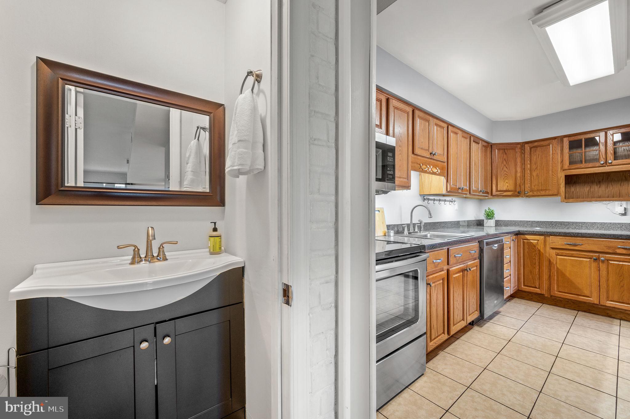 SUMMIT HOUSE - Residential Lease