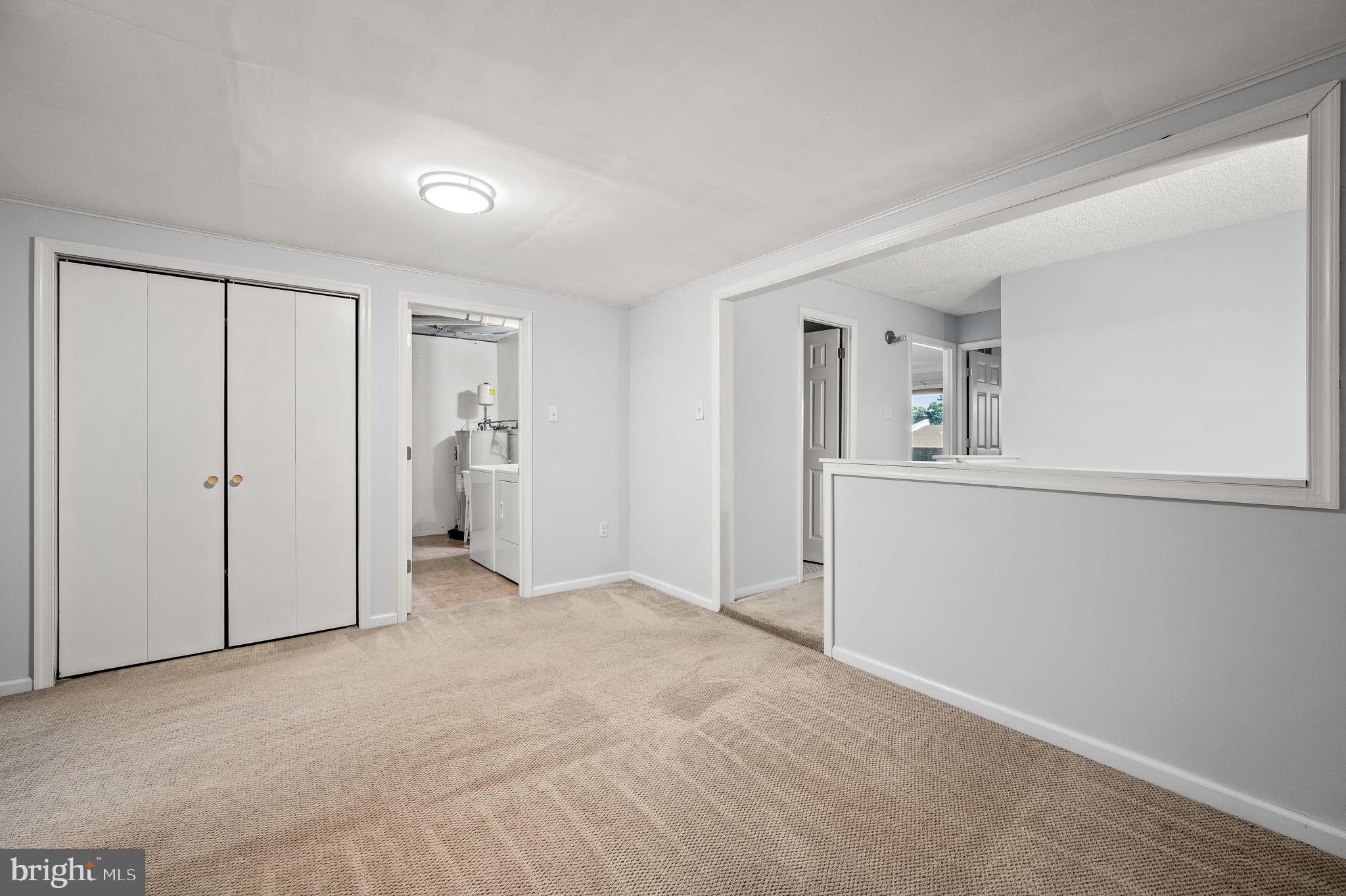 SUMMIT HOUSE - Residential Lease