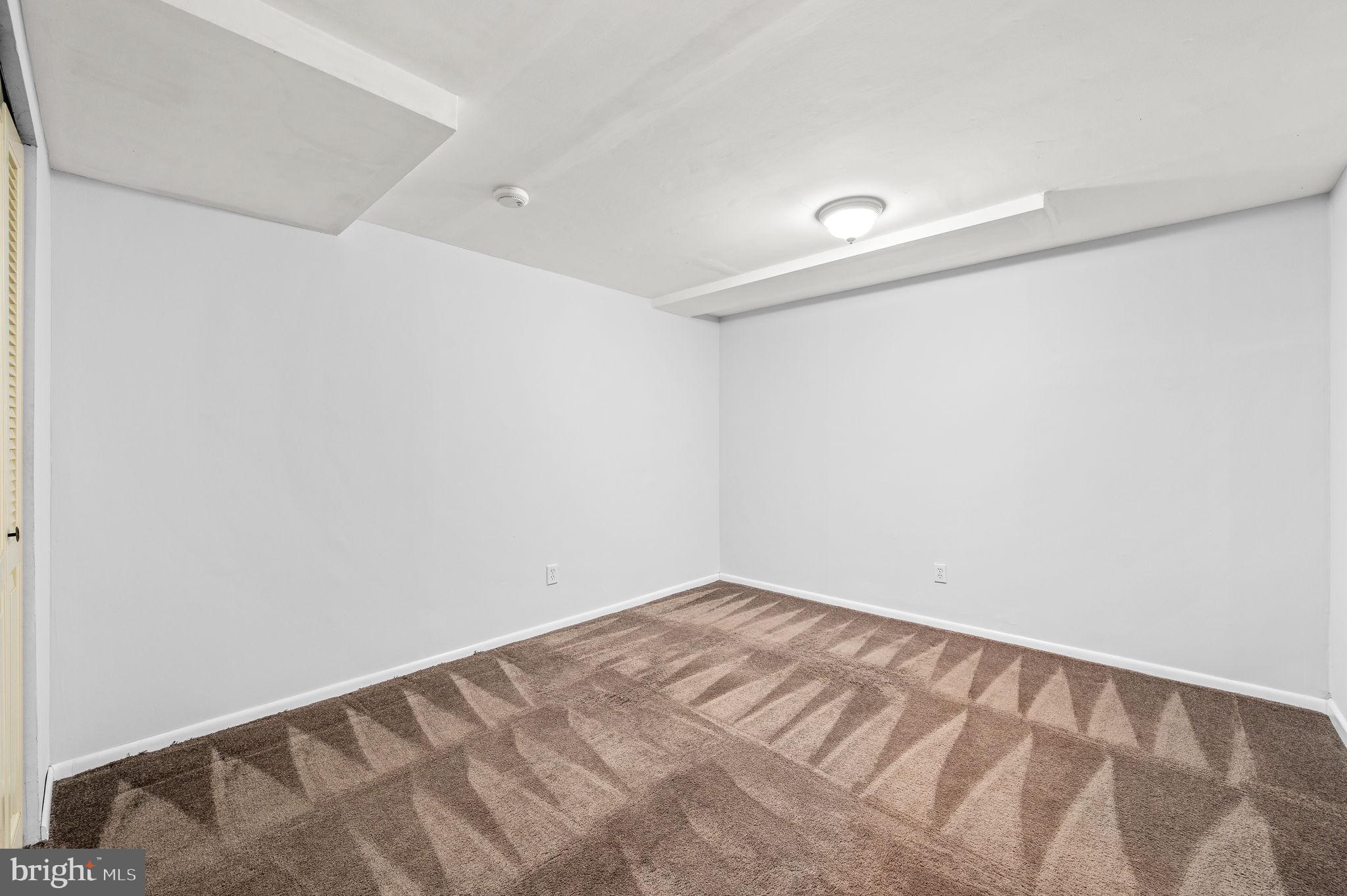 SUMMIT HOUSE - Residential Lease