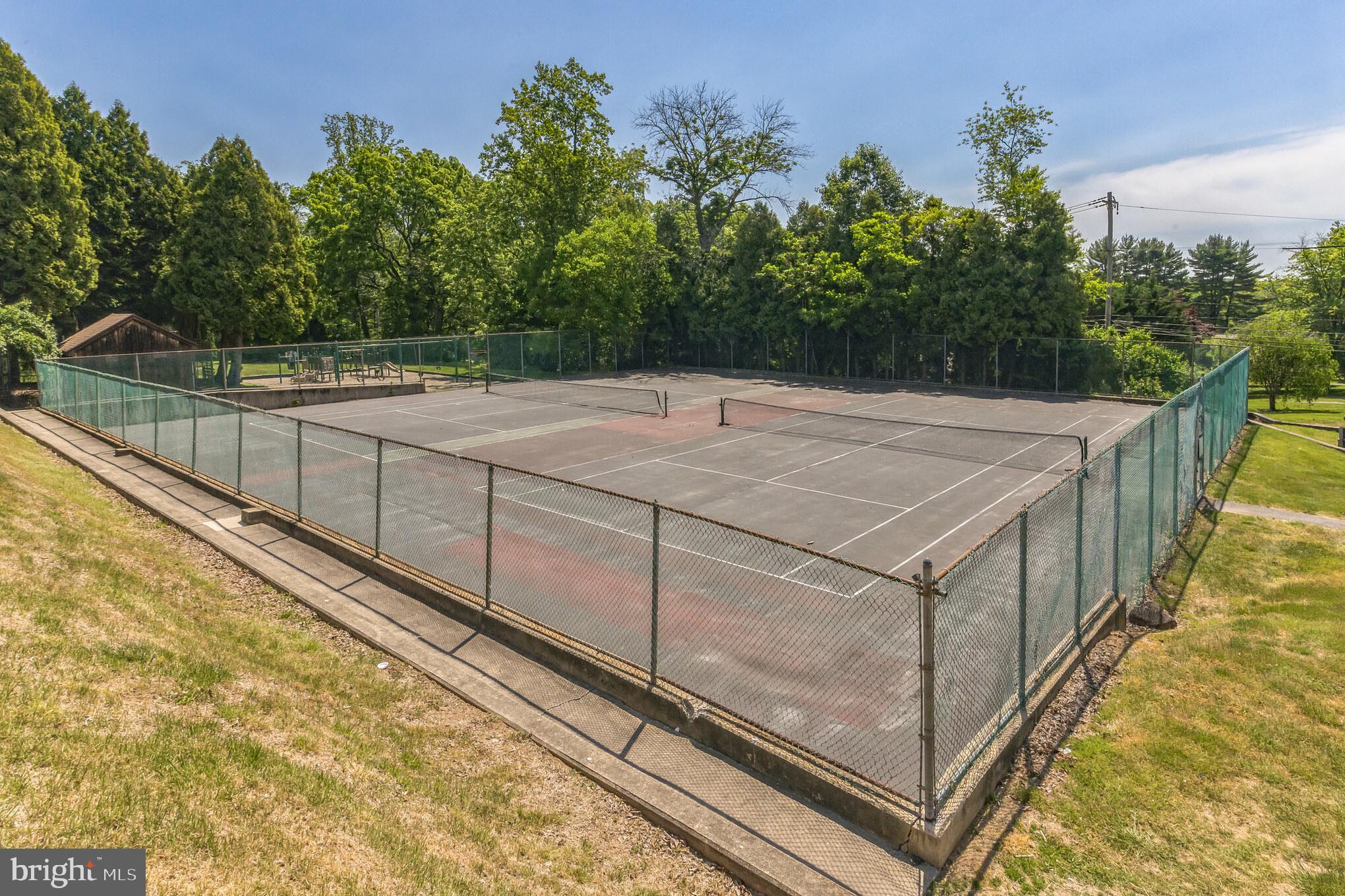 SUMMIT HOUSE - Residential Lease