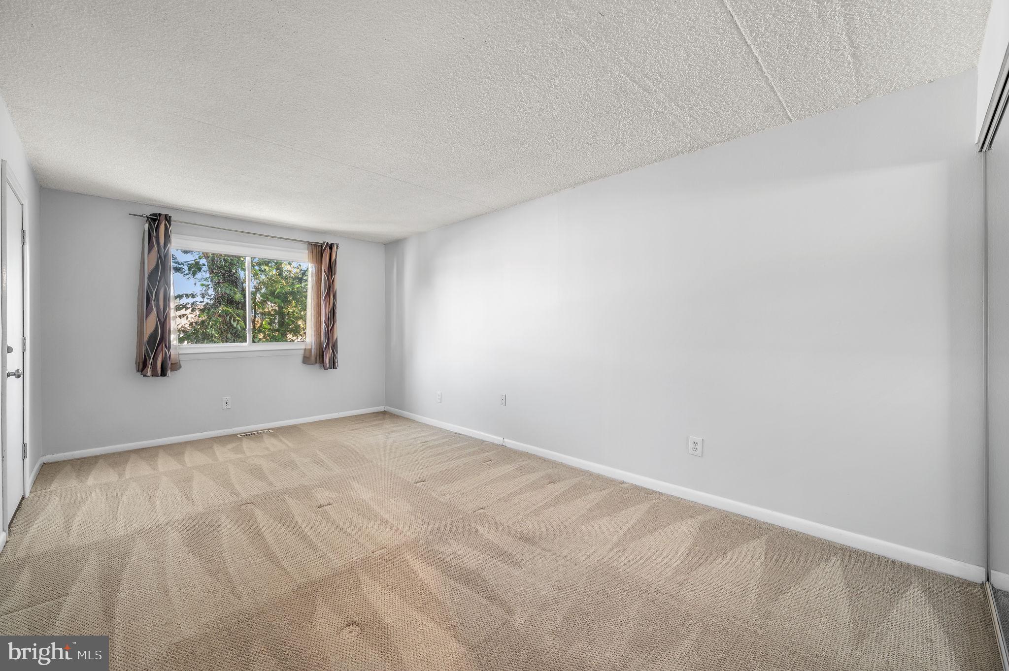 SUMMIT HOUSE - Residential Lease