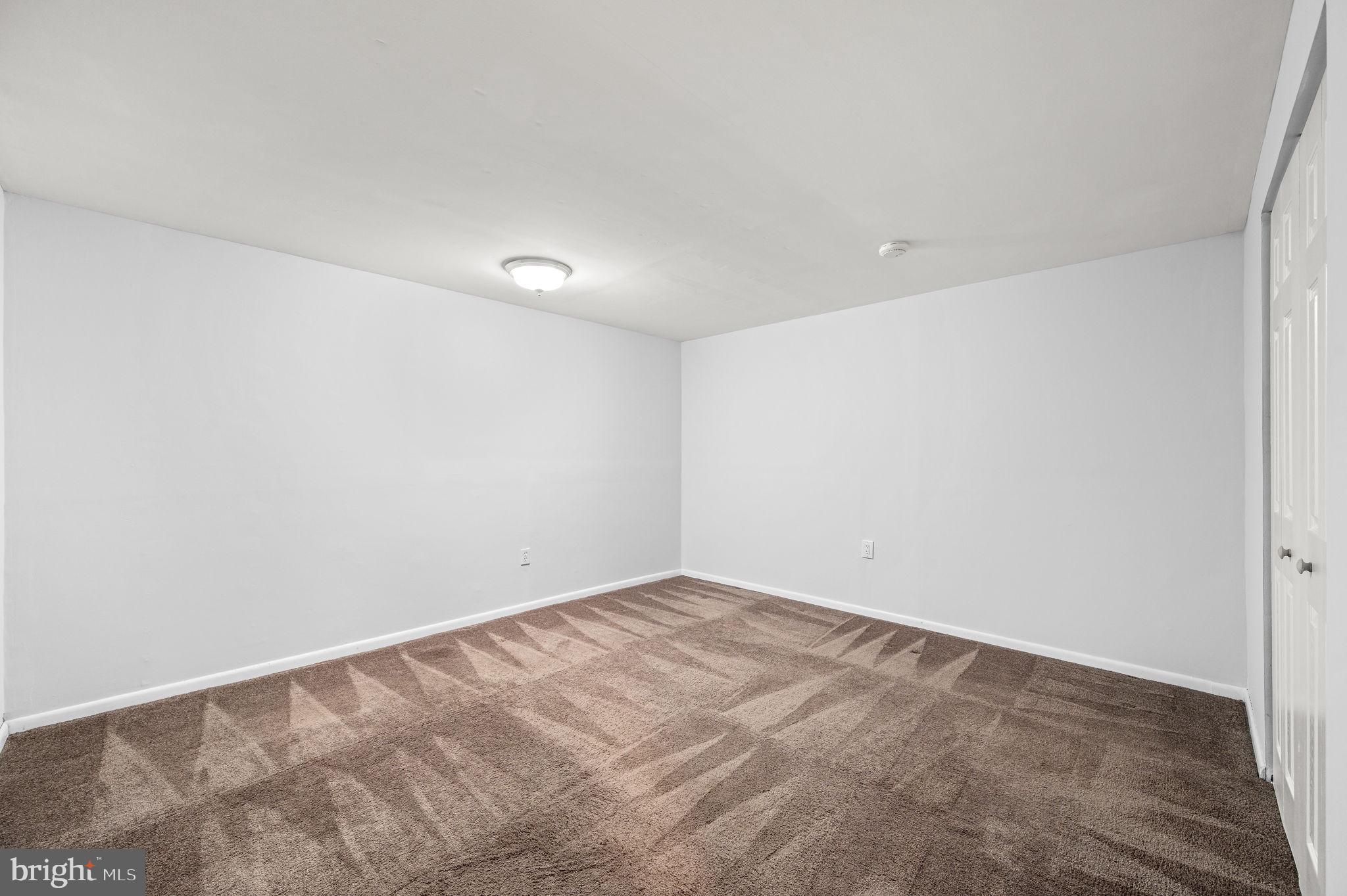 SUMMIT HOUSE - Residential Lease