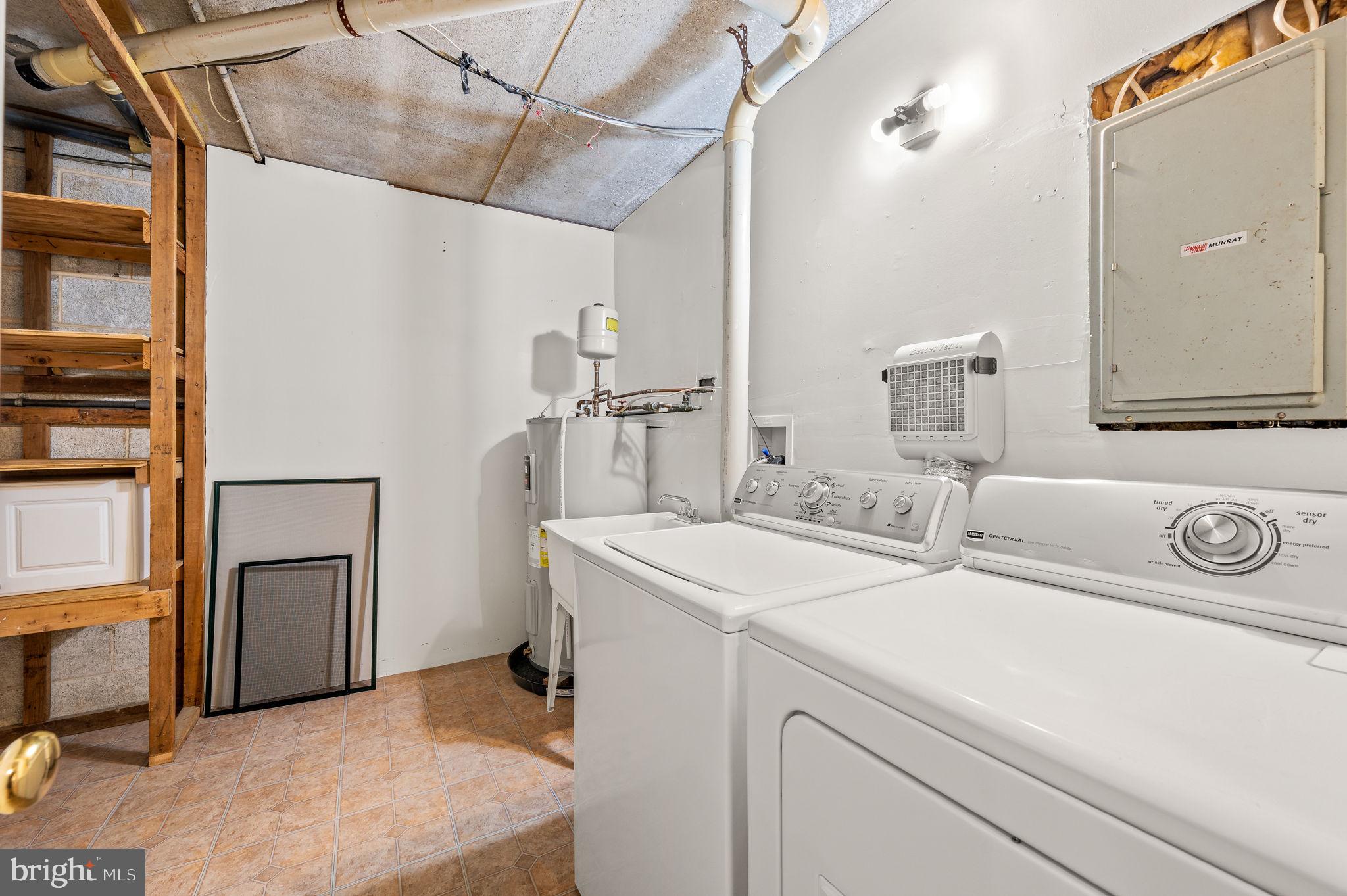 SUMMIT HOUSE - Residential Lease