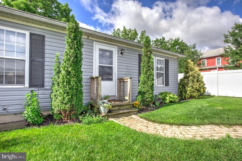 Photo of 3190 Irishtown Road, GORDONVILLE, PA 17529 (MLS # PALA2070262)