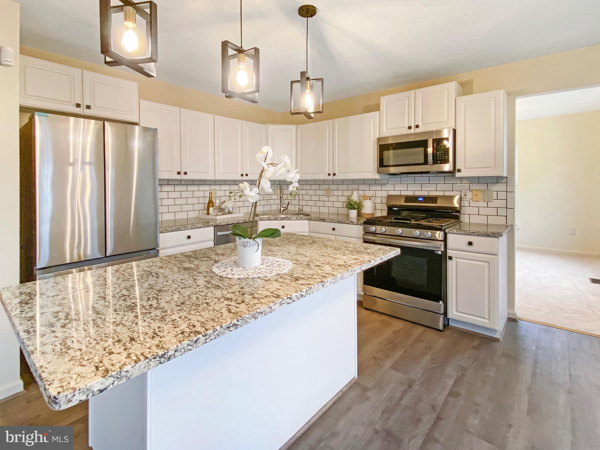 EMERALD FARM - Residential