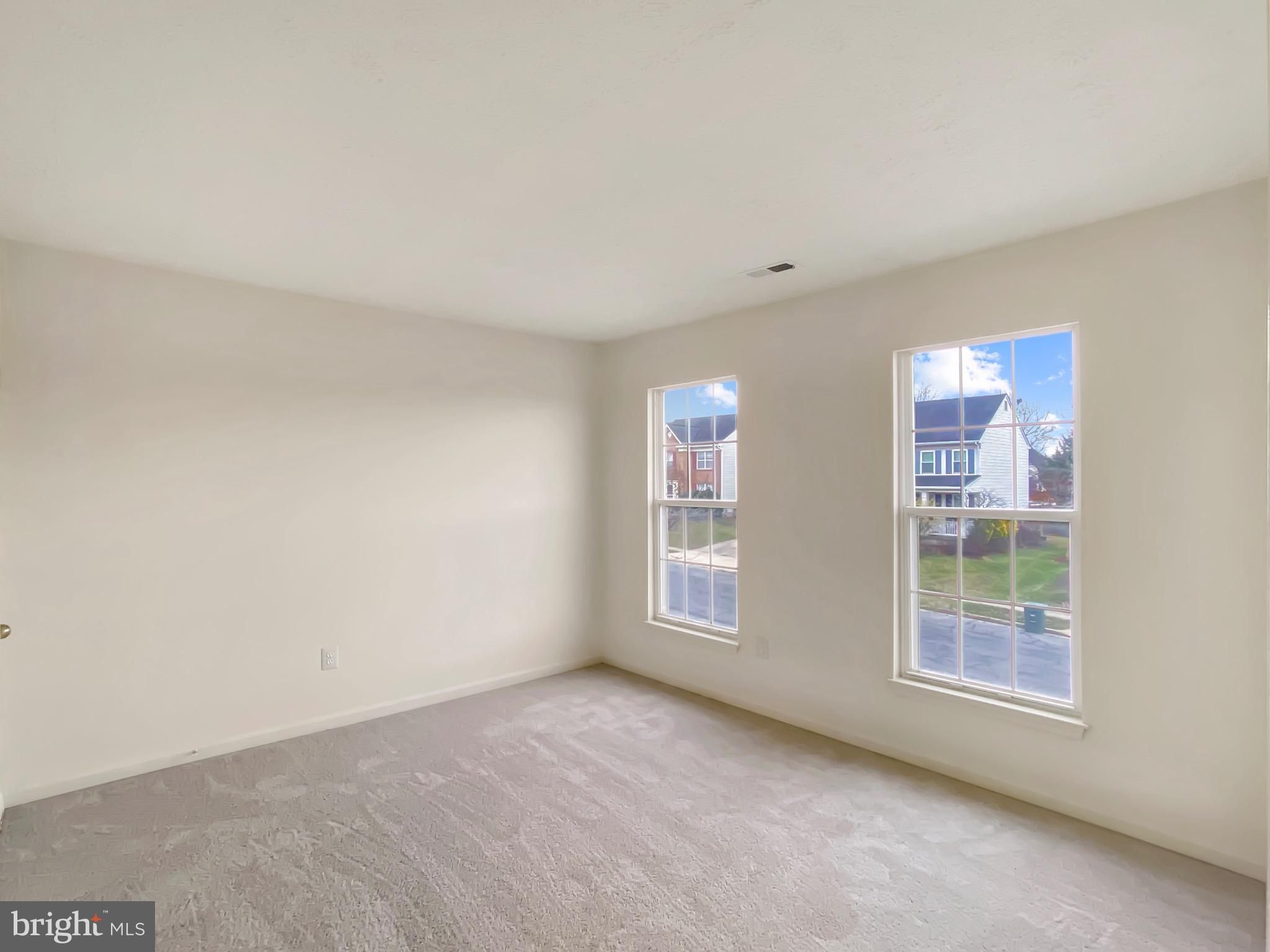 EMERALD FARM - Residential