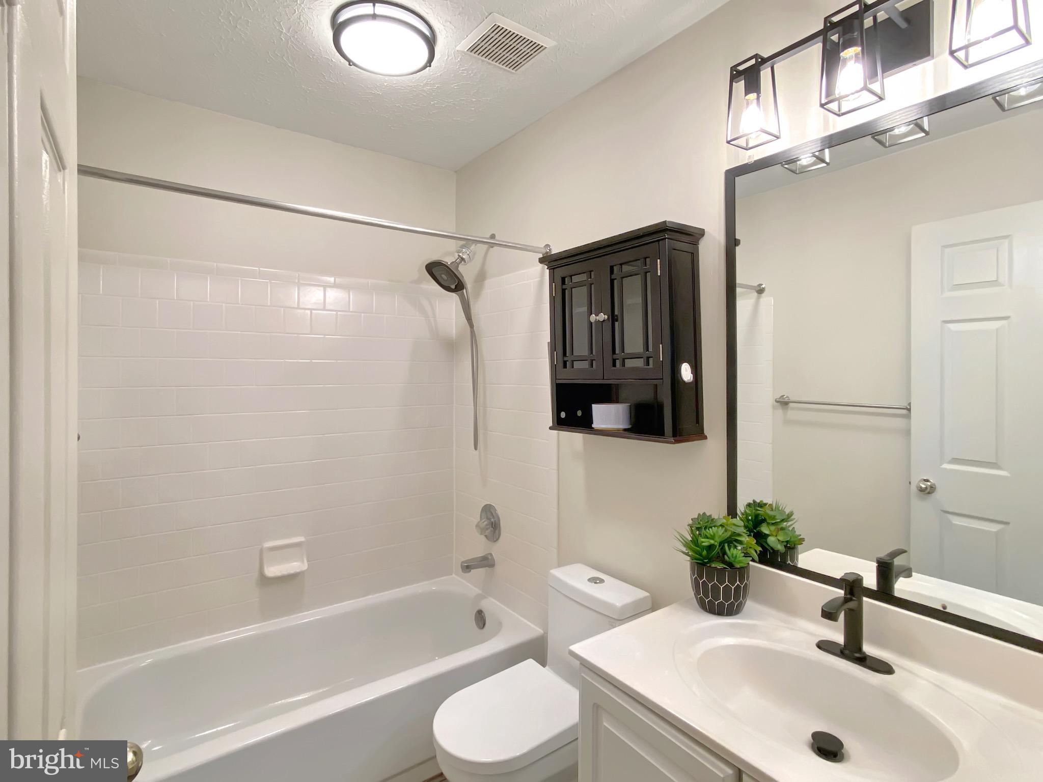 EMERALD FARM - Residential