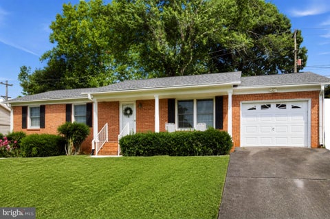 Photo of 236 Chestnut Drive, CULPEPER, VA 22701 (MLS # VACU2014856)