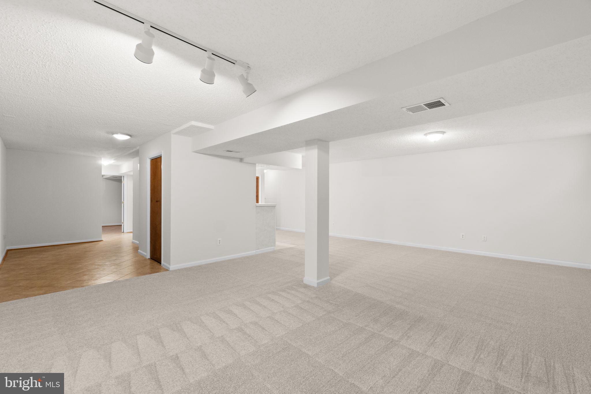 VILLAGE OF LONG REACH - Residential