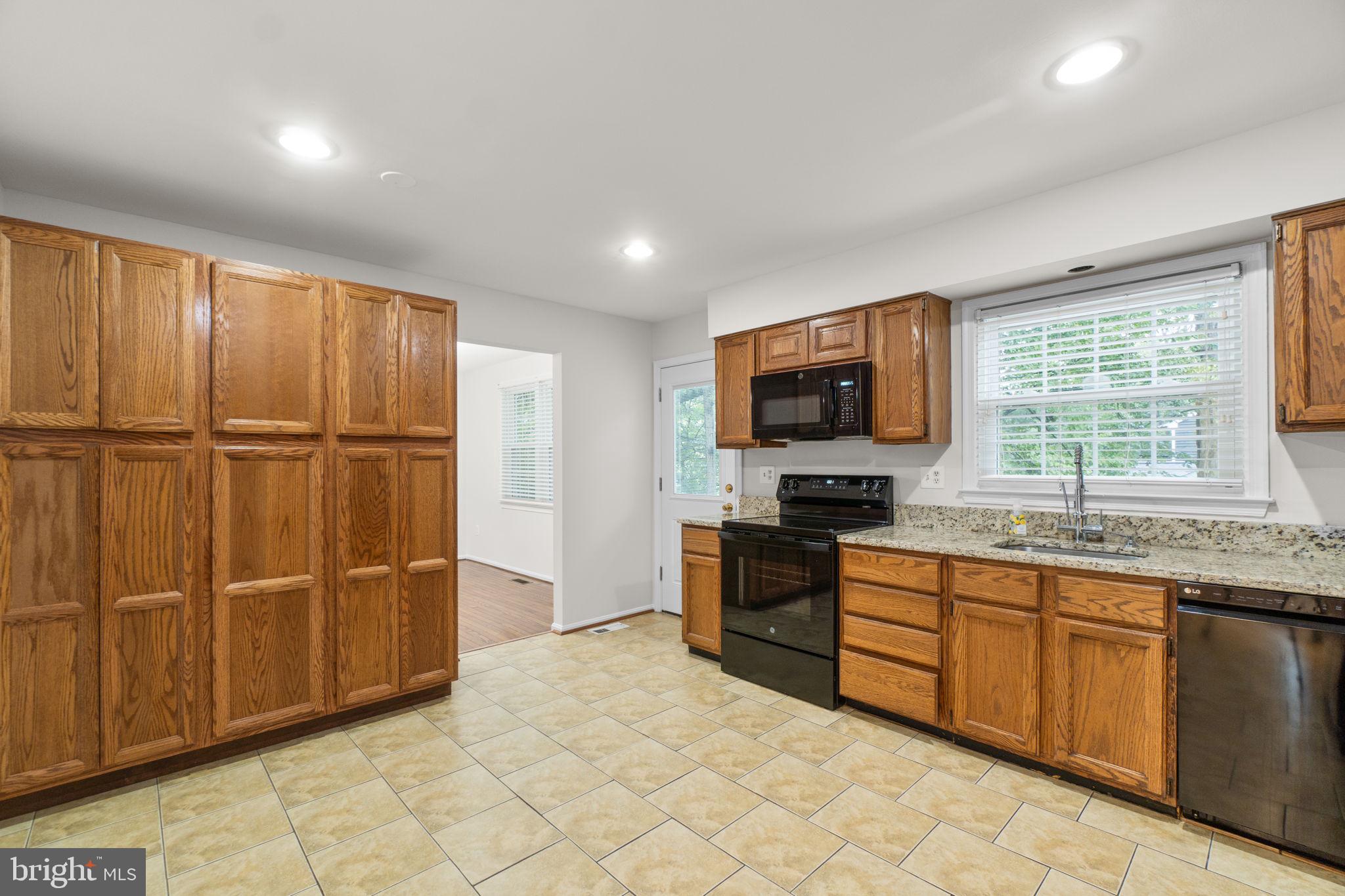 VILLAGE OF LONG REACH - Residential