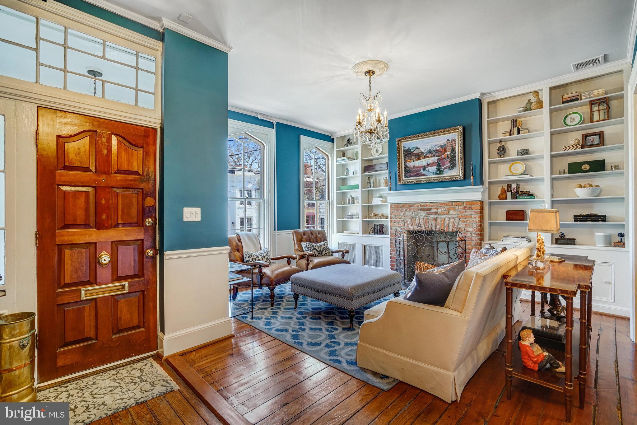 OLD TOWN ALEXANDRIA - Residential