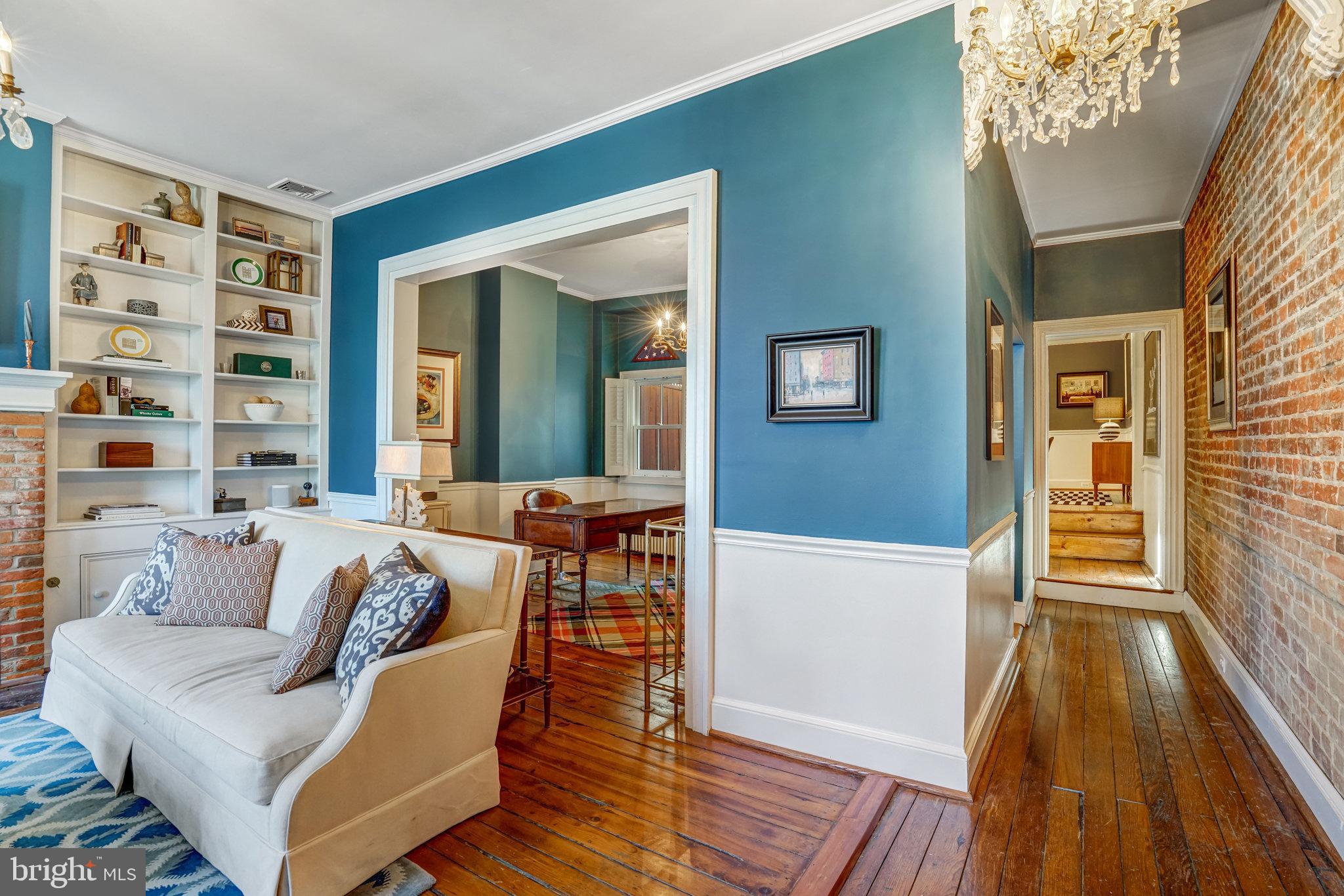 OLD TOWN ALEXANDRIA - Residential