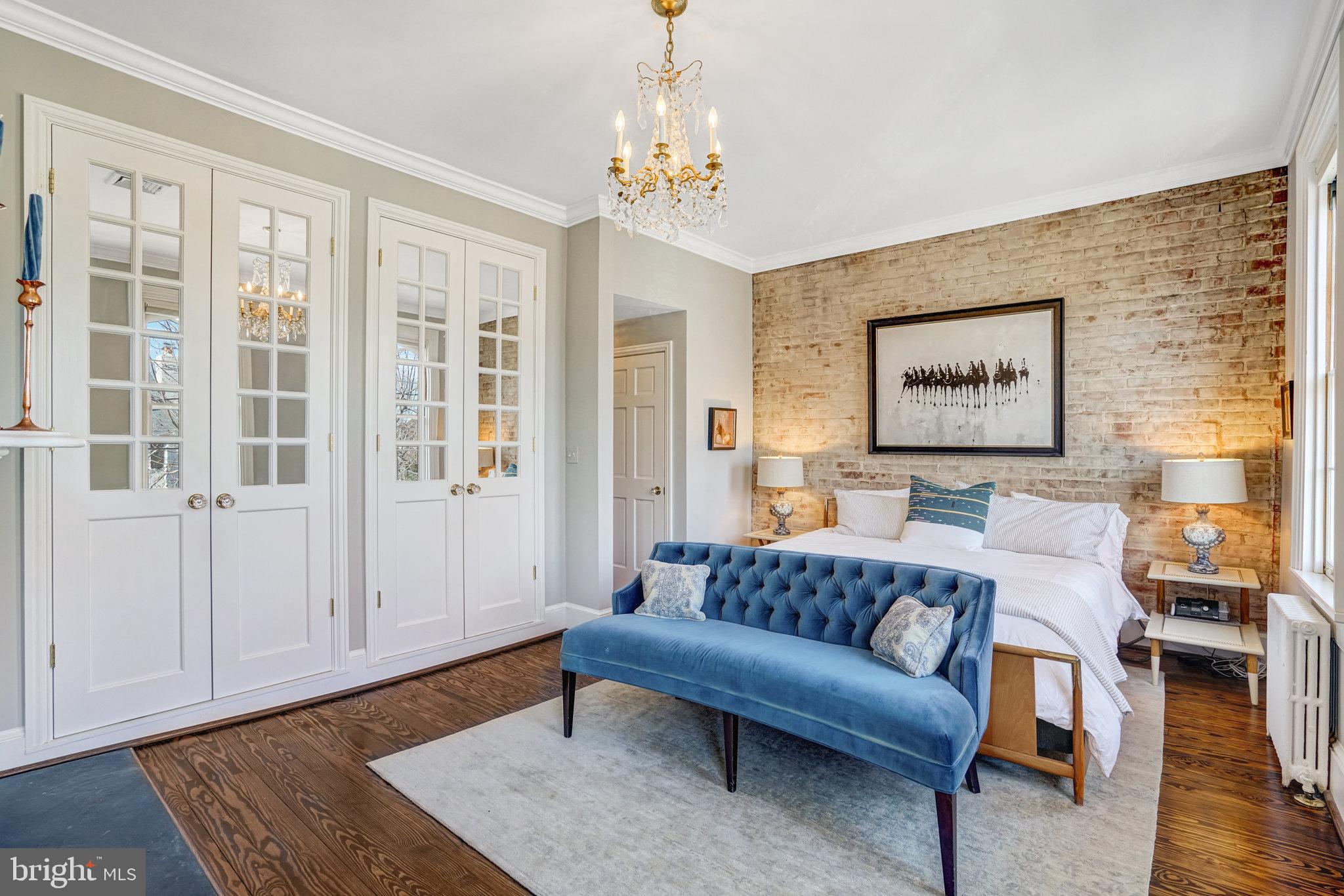 OLD TOWN ALEXANDRIA - Residential