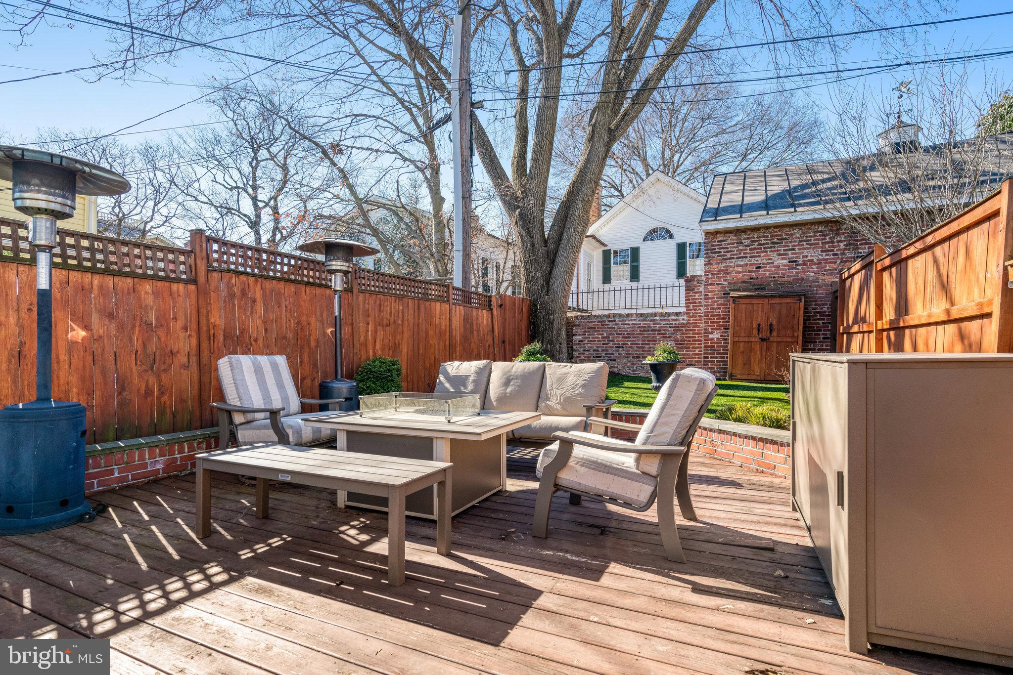 OLD TOWN ALEXANDRIA - Residential