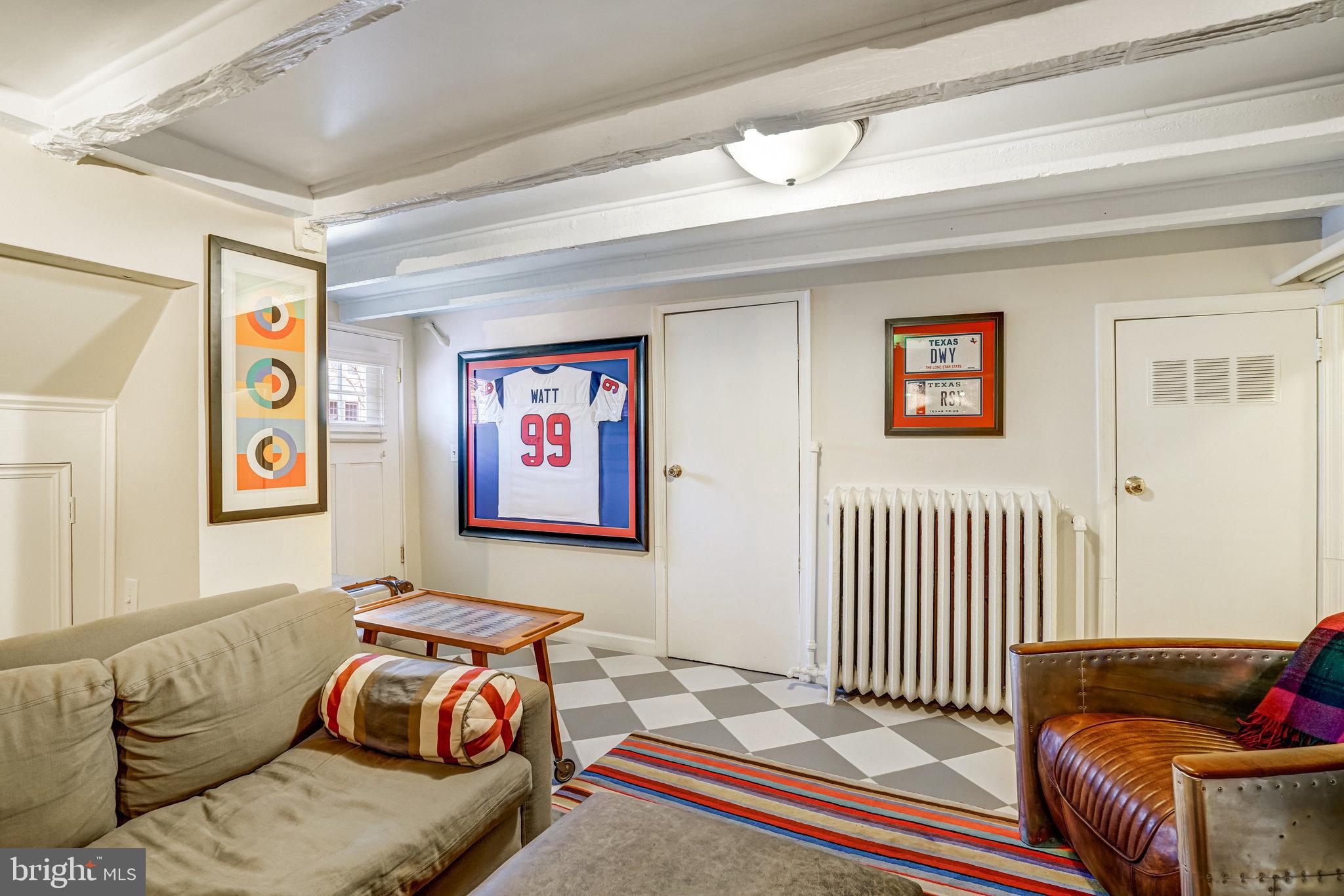 OLD TOWN ALEXANDRIA - Residential