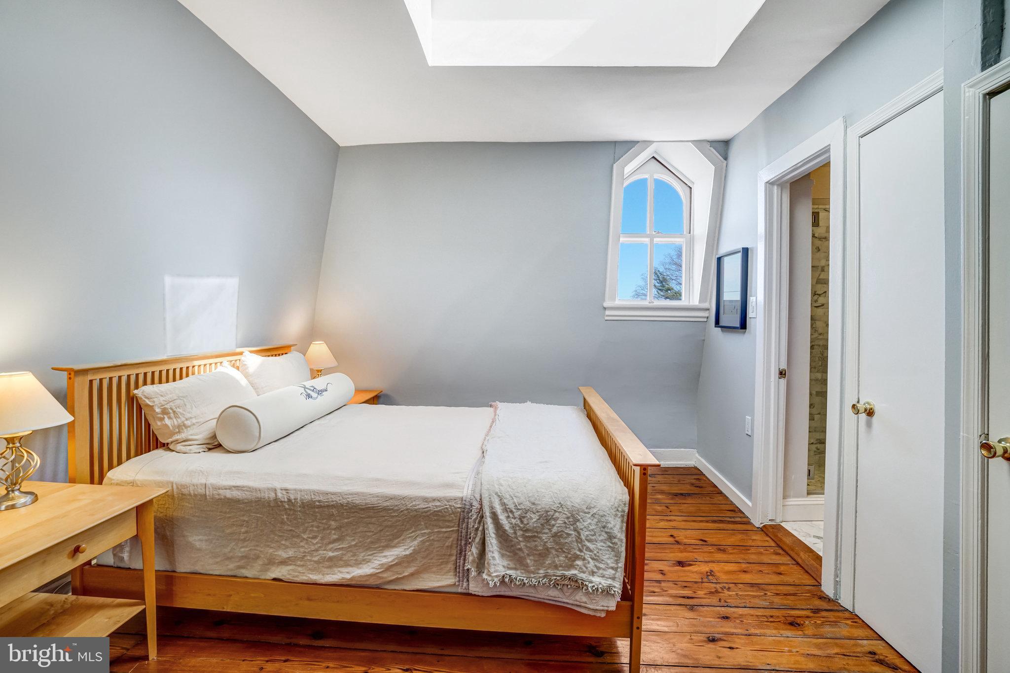 OLD TOWN ALEXANDRIA - Residential