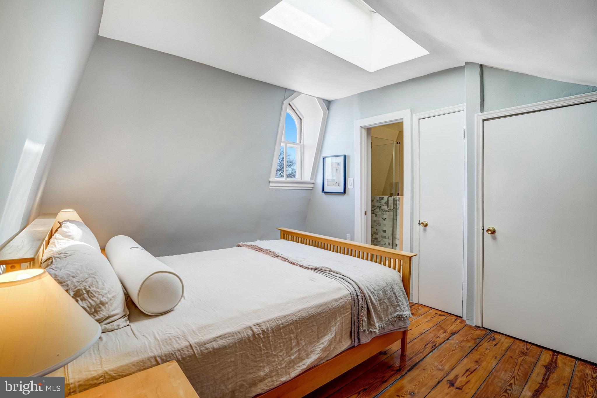 OLD TOWN ALEXANDRIA - Residential