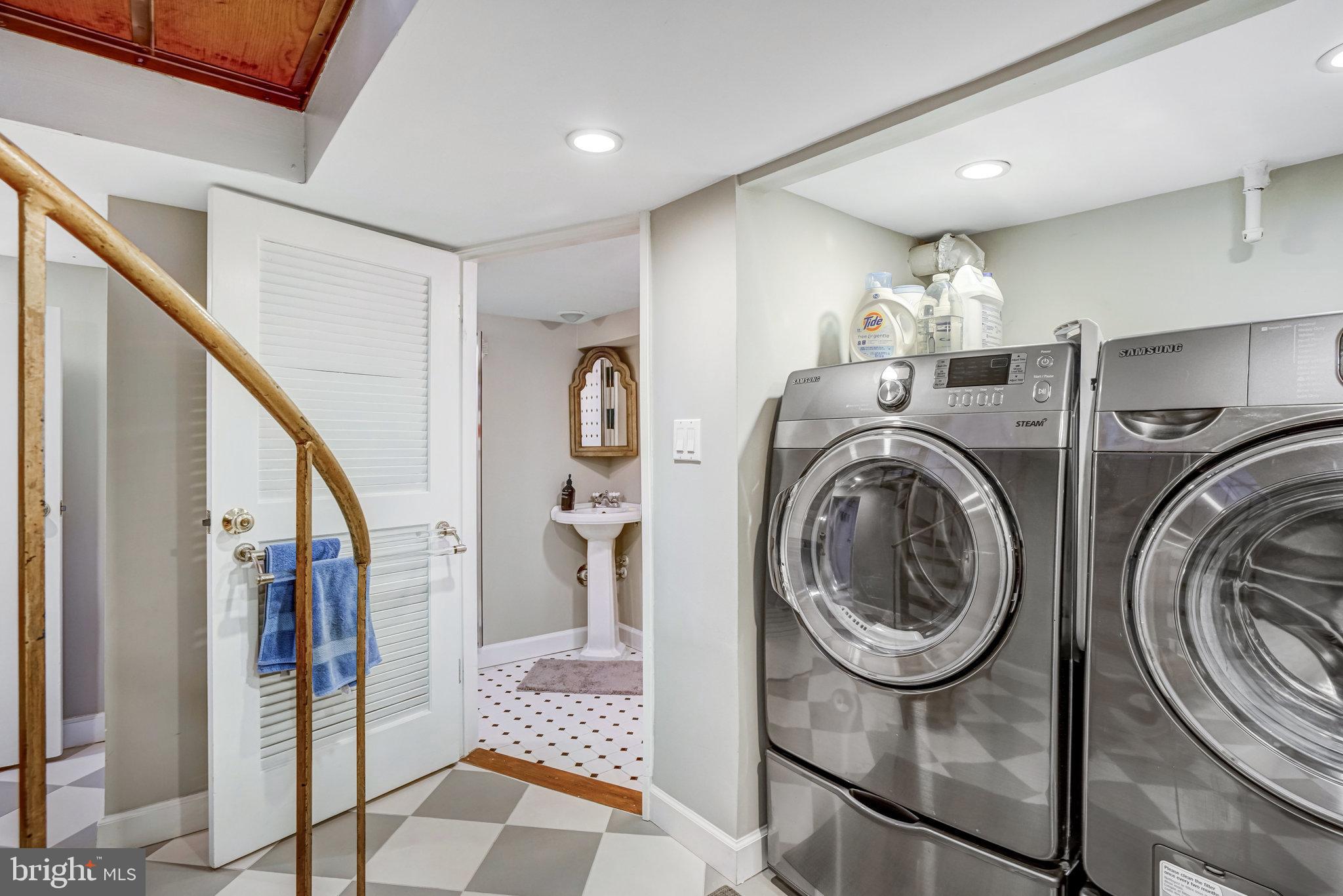 OLD TOWN ALEXANDRIA - Residential